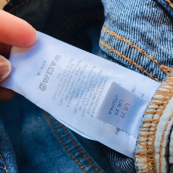 We the Free NWT Distress Straight Leg Jeans 29 - Picture 6 of 9